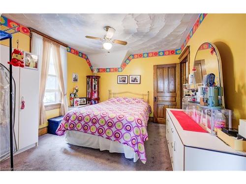 44 Walter Street, Kitchener, ON - Indoor Photo Showing Bedroom