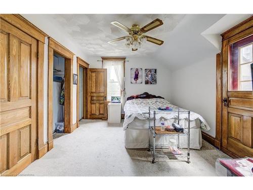 44 Walter Street, Kitchener, ON - Indoor Photo Showing Bedroom