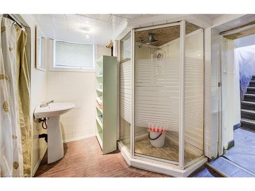 44 Walter Street, Kitchener, ON - Indoor Photo Showing Bathroom