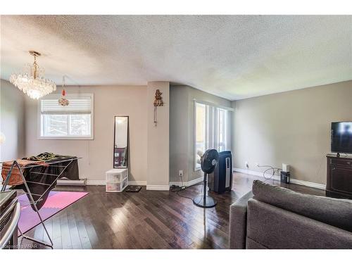 36-60 Elmsdale Drive, Kitchener, ON - Indoor Photo Showing Other Room