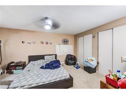 36-60 Elmsdale Drive, Kitchener, ON - Indoor Photo Showing Bedroom