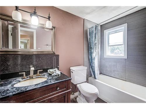 36-60 Elmsdale Drive, Kitchener, ON - Indoor Photo Showing Bathroom