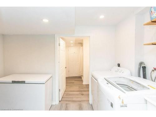 464 Hazel Street, Waterloo, ON - Indoor Photo Showing Laundry Room