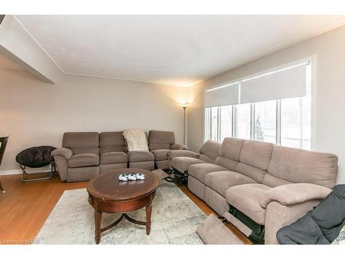 464 Hazel Street, Waterloo, ON - Indoor Photo Showing Living Room