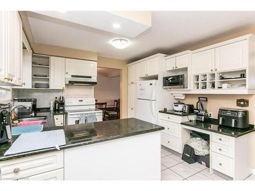 464 Hazel Street, Waterloo, ON - Indoor Photo Showing Kitchen