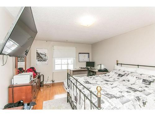 464 Hazel Street, Waterloo, ON - Indoor Photo Showing Bedroom