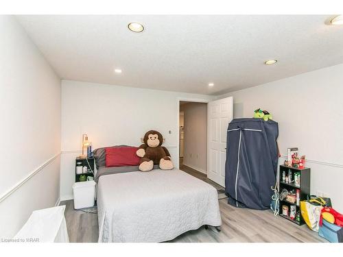 464 Hazel Street, Waterloo, ON - Indoor Photo Showing Bedroom