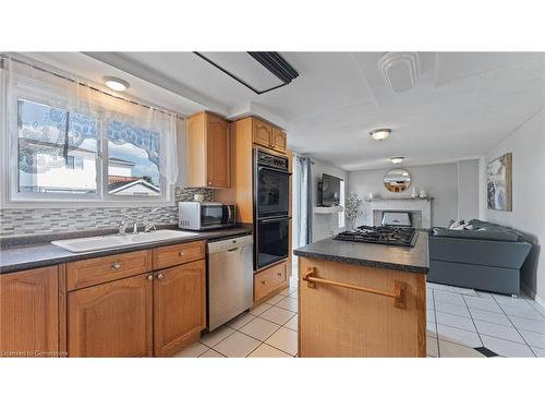 2 Santa Maria Drive, Cambridge, ON - Indoor Photo Showing Kitchen