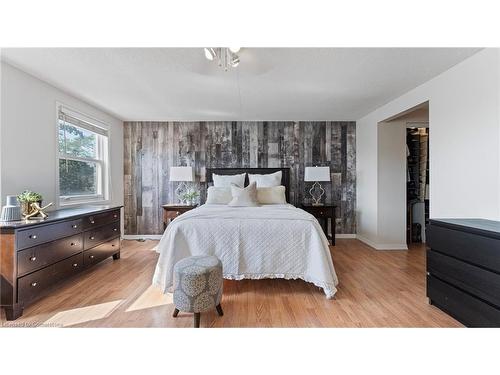 2 Santa Maria Drive, Cambridge, ON - Indoor Photo Showing Bedroom