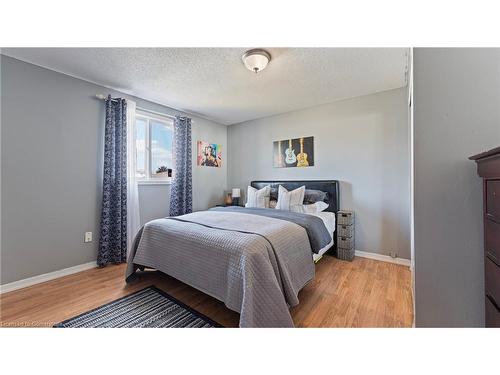 2 Santa Maria Drive, Cambridge, ON - Indoor Photo Showing Bedroom