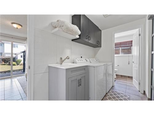 2 Santa Maria Drive, Cambridge, ON - Indoor Photo Showing Laundry Room