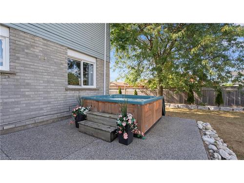 2 Santa Maria Drive, Cambridge, ON - Outdoor