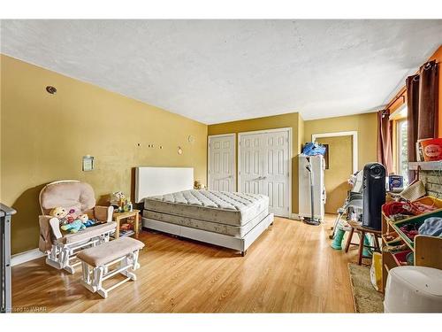 56 Victoria Avenue E, Crediton, ON - Indoor Photo Showing Bedroom