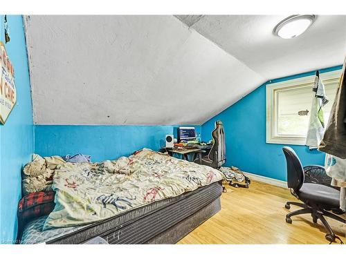 56 Victoria Avenue E, Crediton, ON - Indoor Photo Showing Bedroom