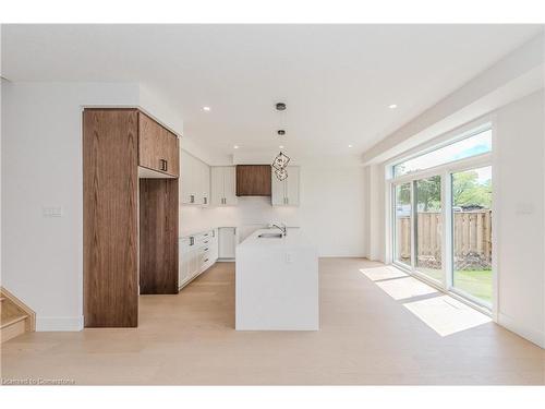 176 Forest Road, Cambridge, ON - Indoor Photo Showing Kitchen