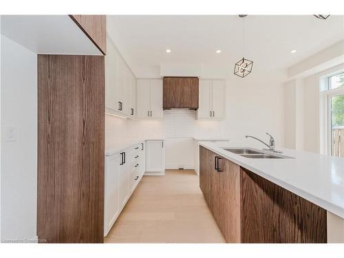 176 Forest Road, Cambridge, ON - Indoor Photo Showing Kitchen With Double Sink