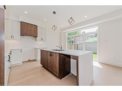 176 Forest Road, Cambridge, ON - Indoor Photo Showing Kitchen With Double Sink