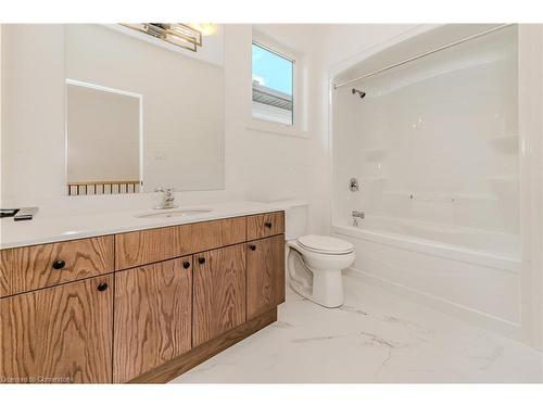 176 Forest Road, Cambridge, ON - Indoor Photo Showing Bathroom