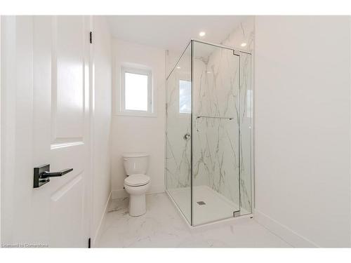 176 Forest Road, Cambridge, ON - Indoor Photo Showing Bathroom