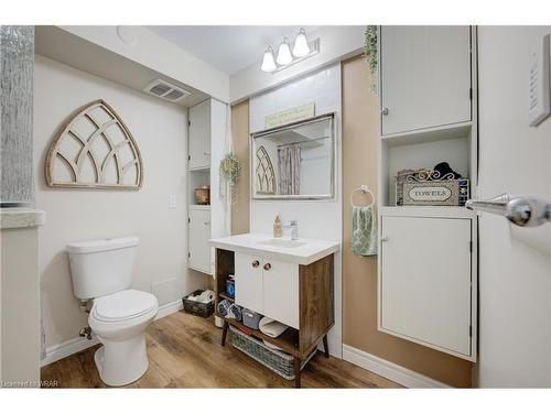 204-20 Berkley Road, Cambridge, ON - Indoor Photo Showing Bathroom