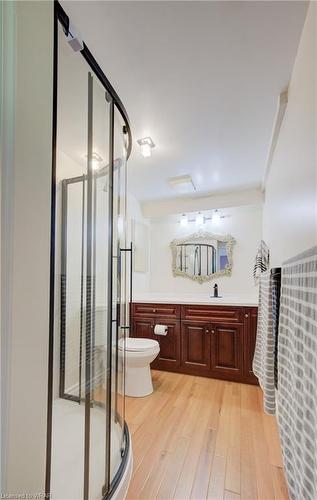 204-20 Berkley Road, Cambridge, ON - Indoor Photo Showing Bathroom