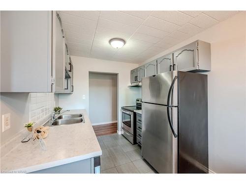 410-29 West Avenue, Kitchener, ON - Indoor Photo Showing Kitchen With Double Sink