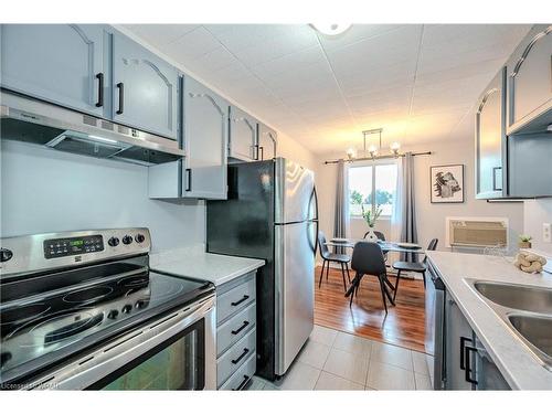 410-29 West Avenue, Kitchener, ON - Indoor Photo Showing Kitchen With Double Sink