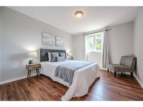 410-29 West Avenue, Kitchener, ON - Indoor Photo Showing Bedroom