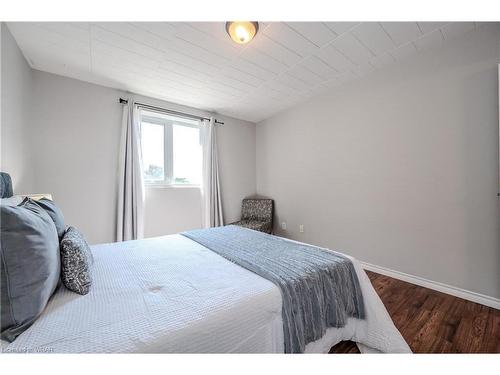 410-29 West Avenue, Kitchener, ON - Indoor Photo Showing Bedroom