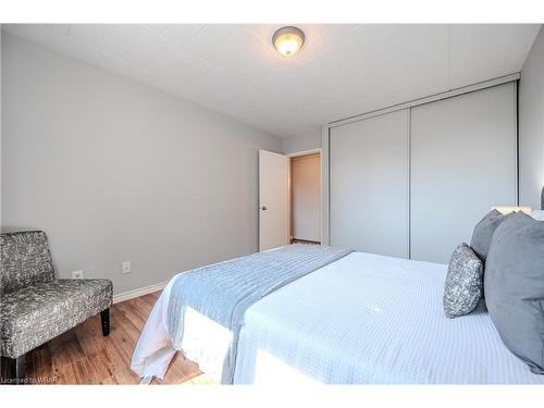 410-29 West Avenue, Kitchener, ON - Indoor Photo Showing Bedroom