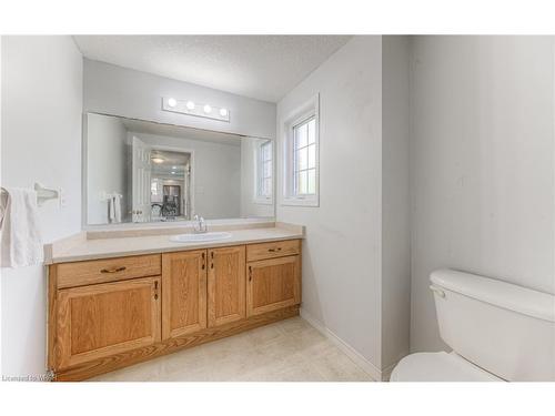 2 Max Becker Drive, Kitchener, ON - Indoor Photo Showing Bathroom