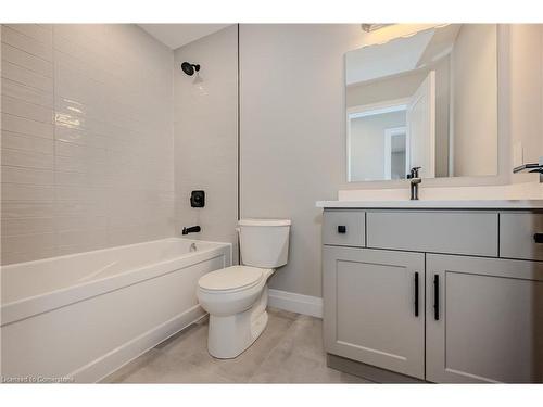 51 Country Club Estates Drive, Elmira, ON - Indoor Photo Showing Bathroom