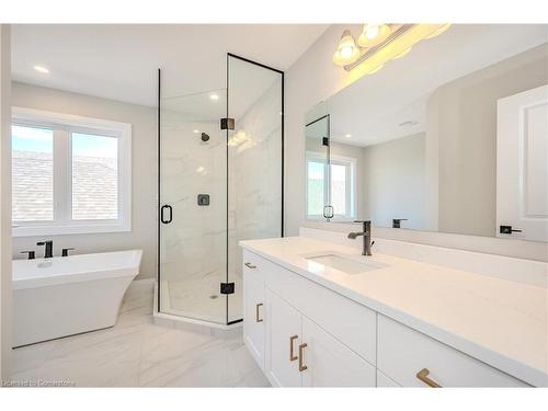 51 Country Club Estates Drive, Elmira, ON - Indoor Photo Showing Bathroom