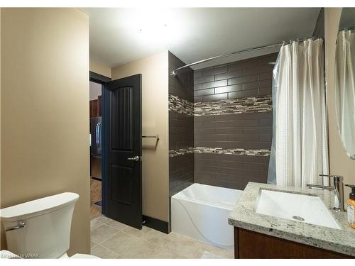 305-24 Cedar Street, Cambridge, ON - Indoor Photo Showing Bathroom