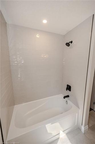 55 Country Club Estates Drive, Elmira, ON - Indoor Photo Showing Bathroom