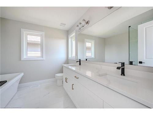 63 Country Club Estates Drive, Elmira, ON - Indoor Photo Showing Bathroom