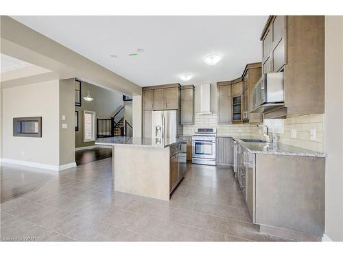 593 Pinery Trail, Waterloo, ON - Indoor Photo Showing Kitchen