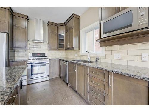 593 Pinery Trail, Waterloo, ON - Indoor Photo Showing Kitchen With Upgraded Kitchen