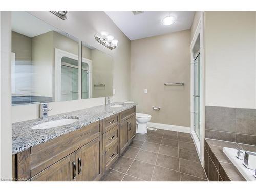 593 Pinery Trail, Waterloo, ON - Indoor Photo Showing Bathroom