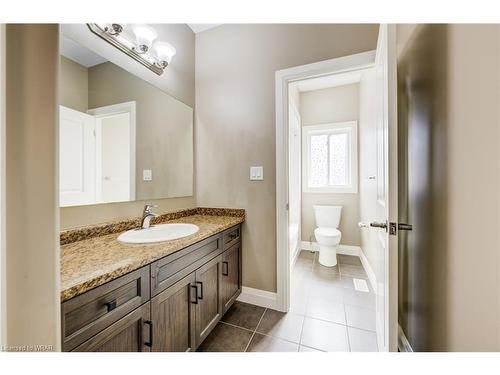 593 Pinery Trail, Waterloo, ON - Indoor Photo Showing Bathroom