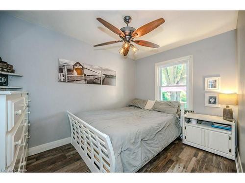 24 Edmonton Drive, Guelph, ON - Indoor Photo Showing Bedroom