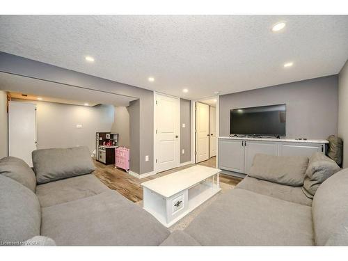 24 Edmonton Drive, Guelph, ON - Indoor