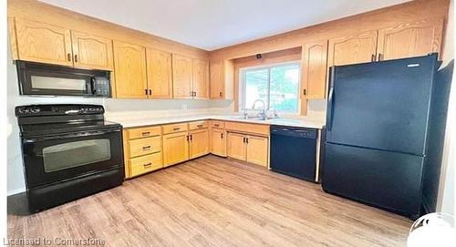 Main-179 Westmount Road E, Kitchener, ON - Indoor Photo Showing Kitchen