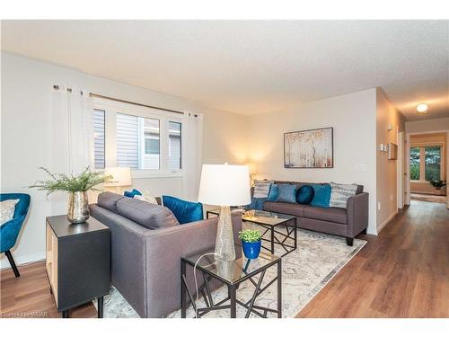 110 Ethel Road, Waterloo, ON - Indoor Photo Showing Living Room