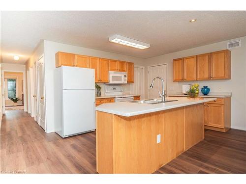 110 Ethel Road, Waterloo, ON - Indoor Photo Showing Kitchen