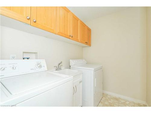 110 Ethel Road, Waterloo, ON - Indoor Photo Showing Laundry Room