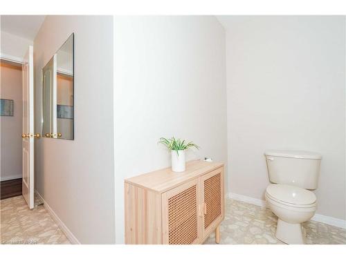 110 Ethel Road, Waterloo, ON - Indoor Photo Showing Bathroom