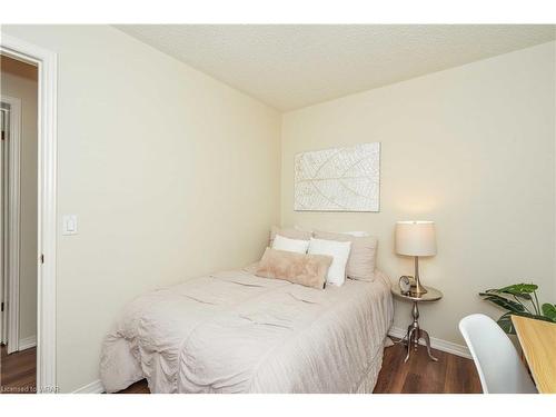 110 Ethel Road, Waterloo, ON - Indoor Photo Showing Bedroom