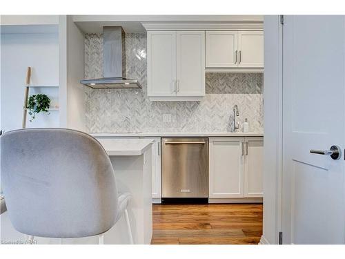 1104-155 Caroline Street S, Waterloo, ON - Indoor Photo Showing Kitchen