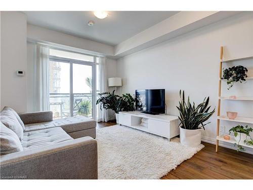 1104-155 Caroline Street S, Waterloo, ON - Indoor Photo Showing Living Room